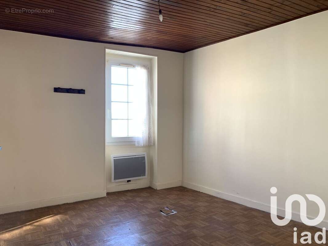 Maison 76 m² à Veyre-Monton  - photo 7