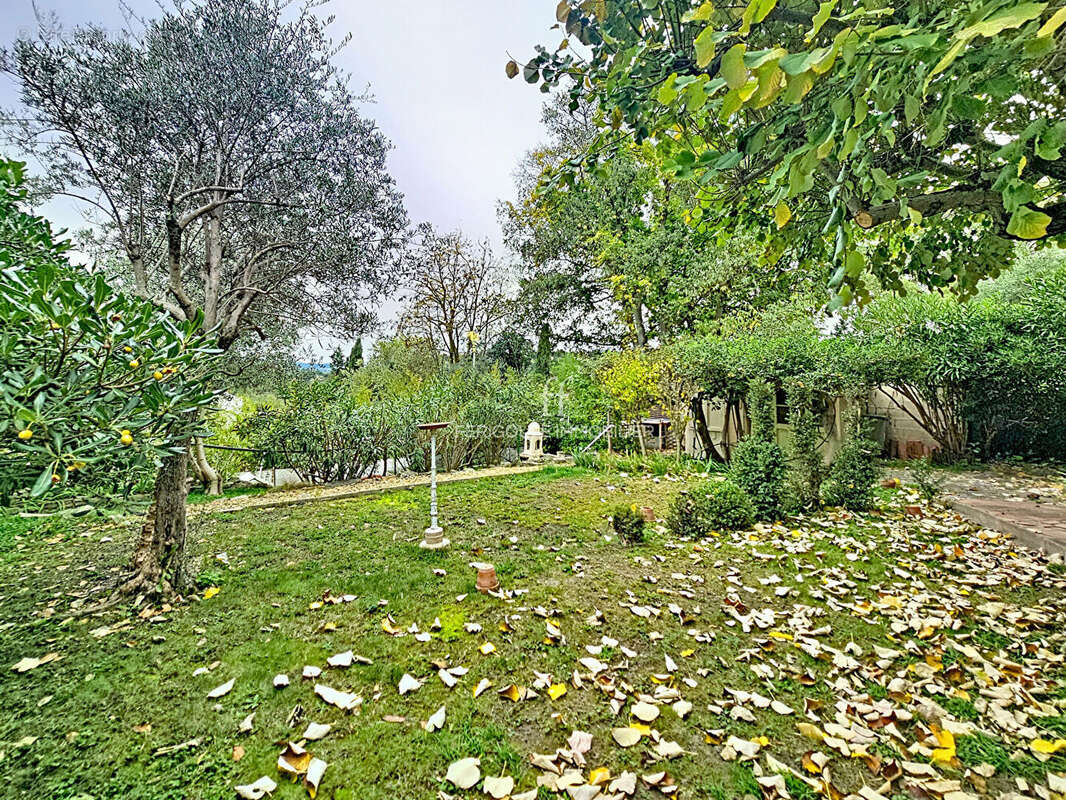 Maison à VILLENEUVE-LES-AVIGNON