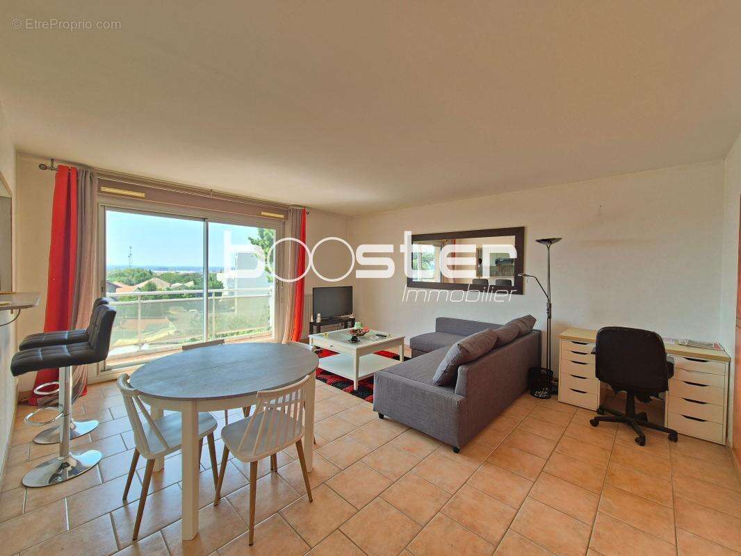 Côte Pavée - T3 de 65m² en dernière étage avec stationnement et cave - photo 3