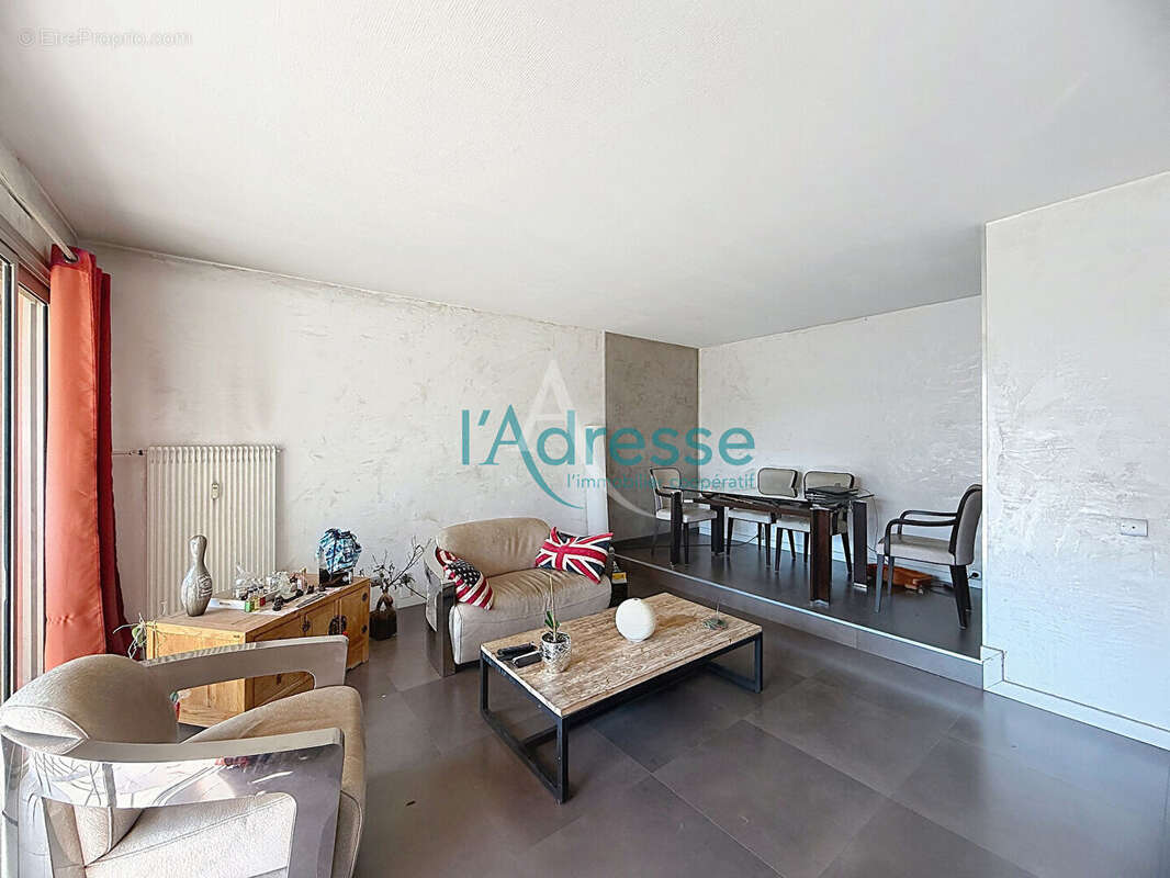 COUP DE COEUR!!! beau 2 pièces de 51 m² en dernier étage avec cave et parking sous-sol ! - photo 5