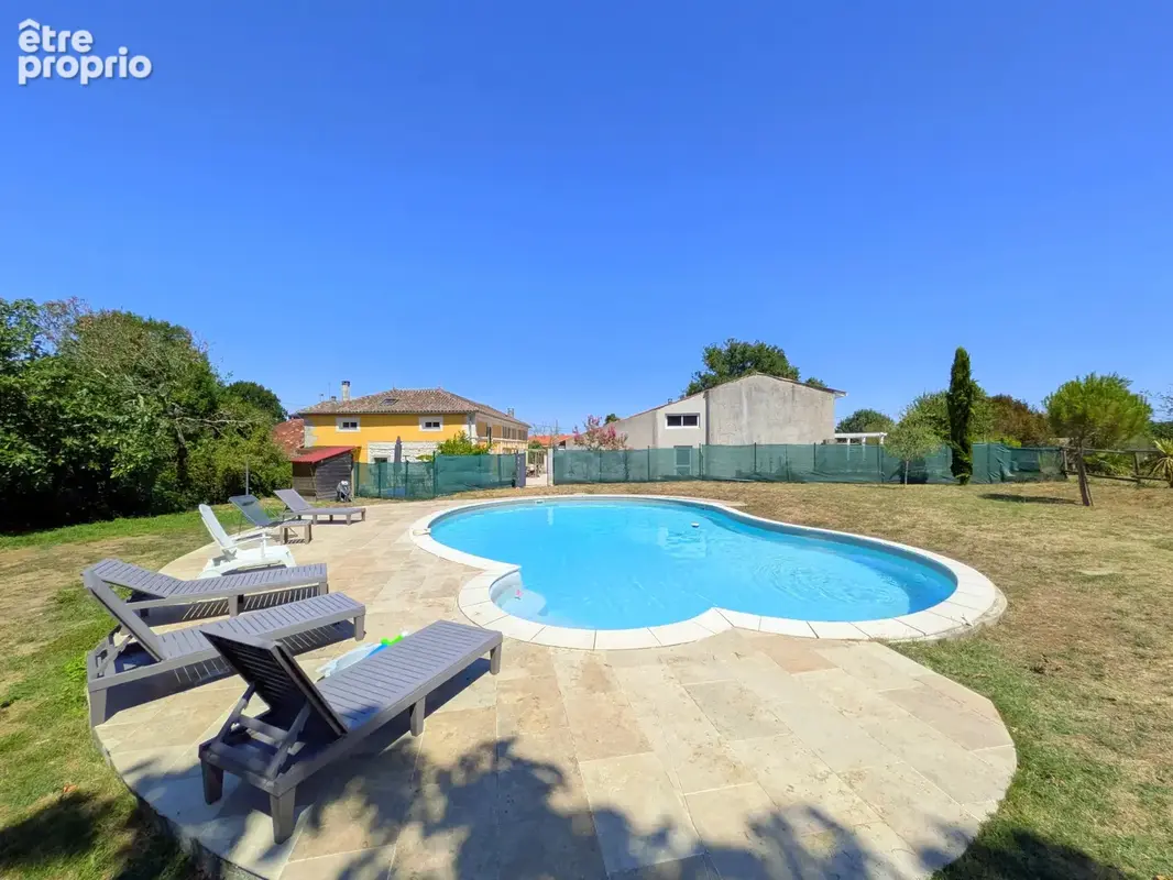 Deux maisons, piscine et terrain à 5 minutes de Jonzac et à moins d'une heure des plages et de Bordeaux - photo 2