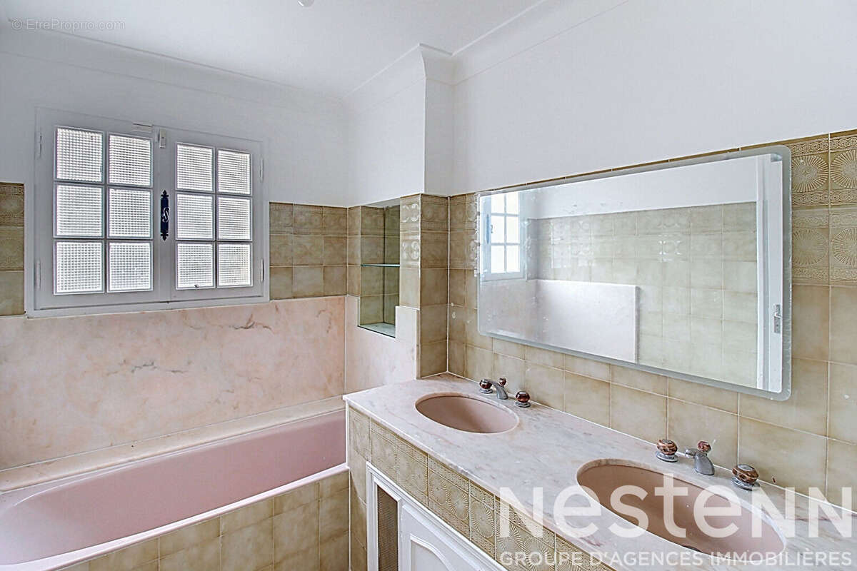 A VENDRE DRAGUIGNAN - Maison 2 LOGEMENTS - 264 m²  sur 968 m² de terrain - photo 10