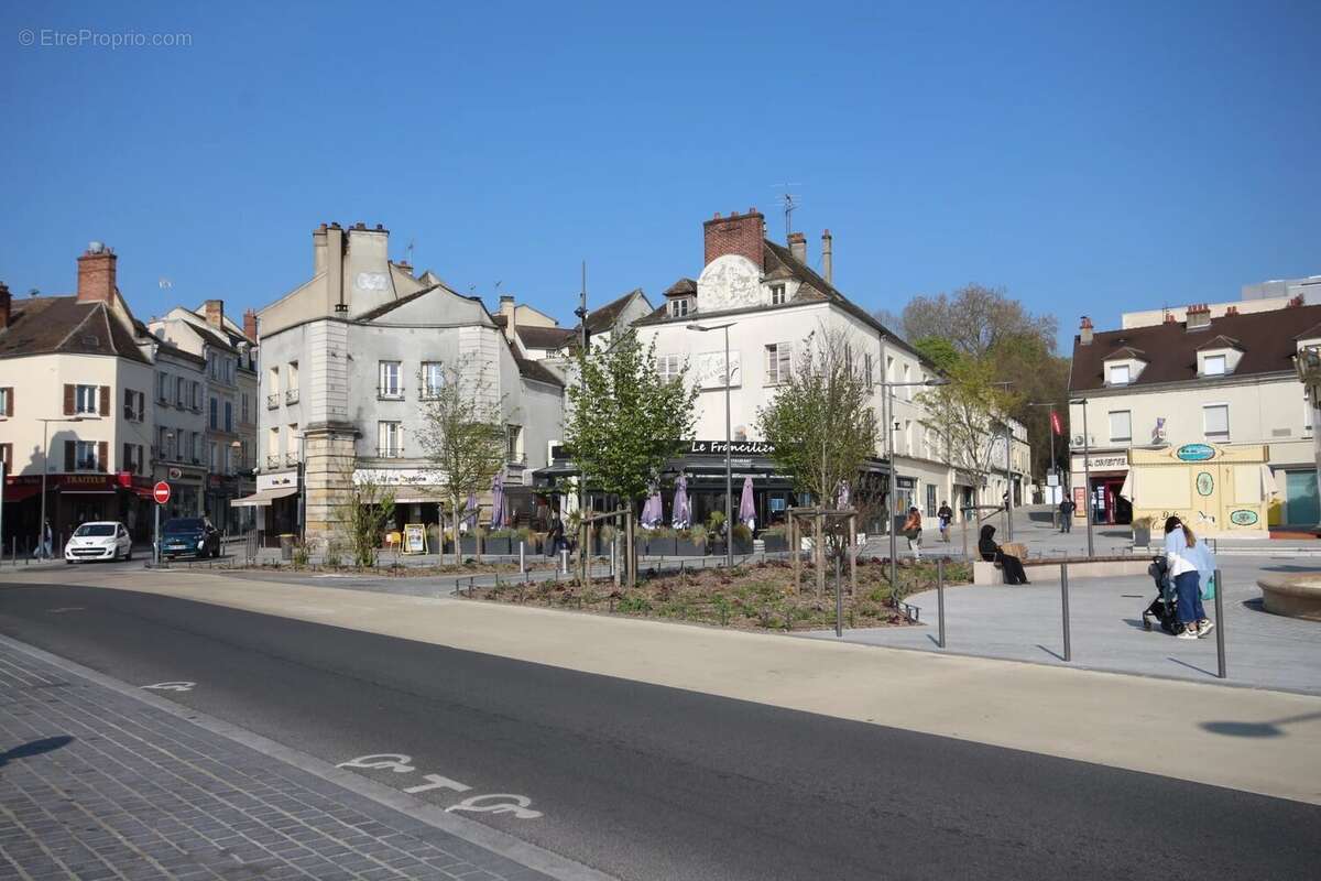 Commerce à MELUN