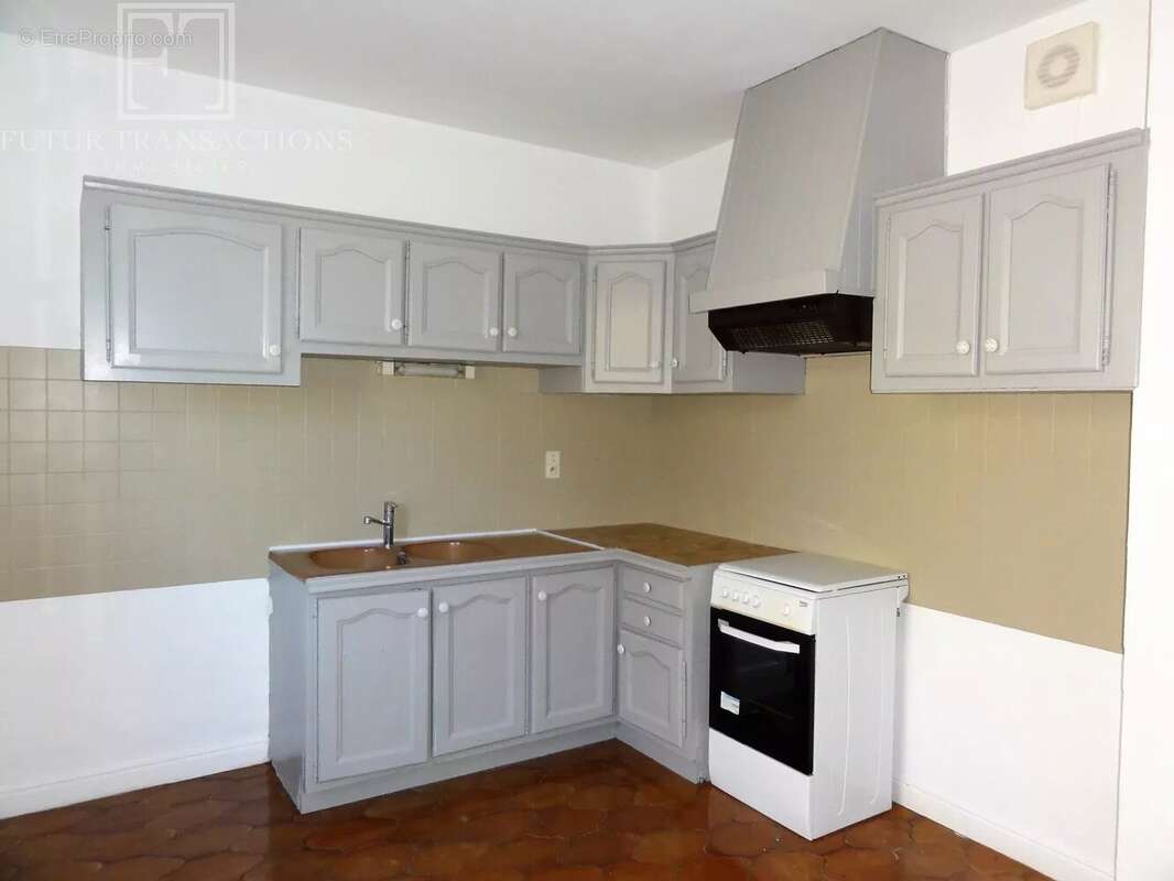 Maison à CHAMPAGNAC-DE-BELAIR