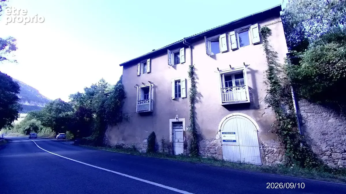 Maison de caractère à rénover- Fort potentiel - photo 3