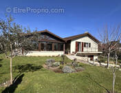 Maison à SAINT-GENIS-LES-OLLIERES