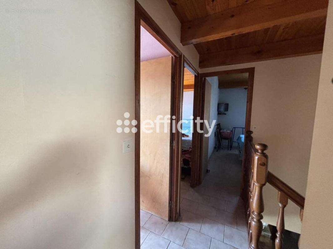 Maison à LA TOUR-SUR-ORB