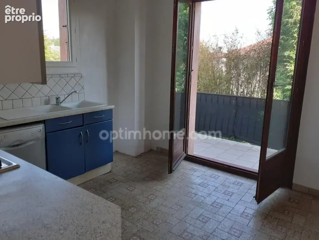 GRIGNY-SUR-RHONE, grande villa de 220 m2, pour 2 appartements en location - photo 5