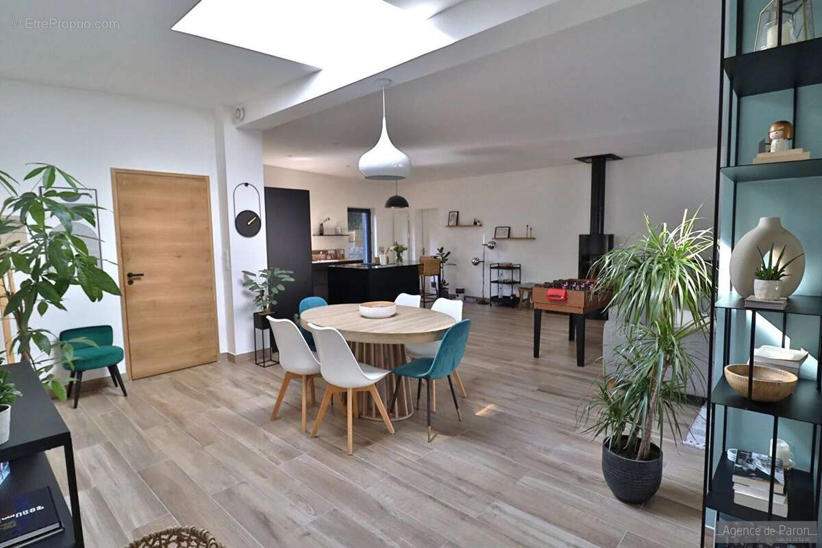 Maison à VERRIERES-LE-BUISSON