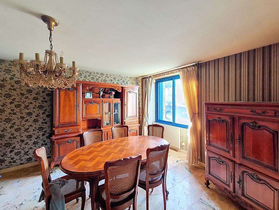 Maison à BRUERE-ALLICHAMPS