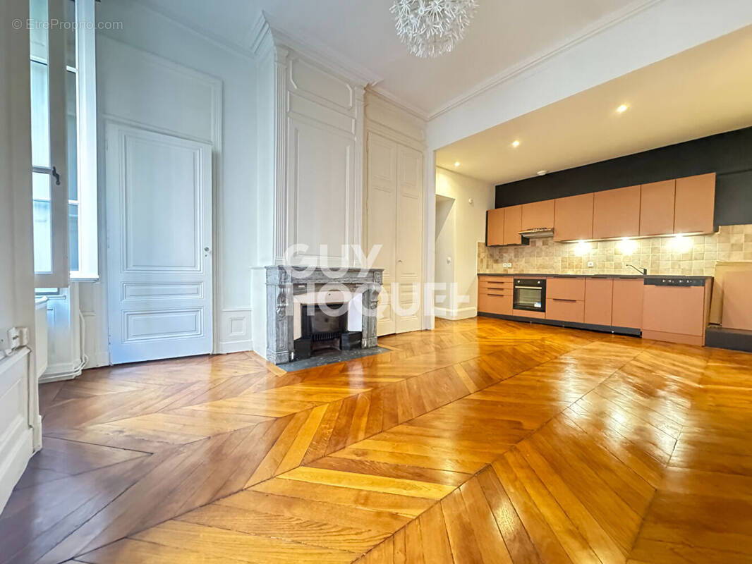 Appartement à LYON-6E