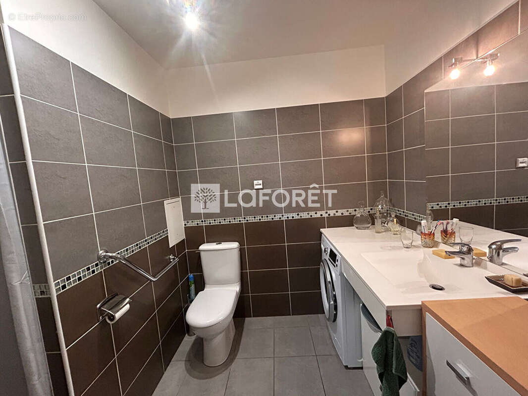 Appartement à EMERAINVILLE