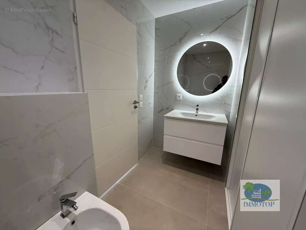 Appartement à ROQUEBRUNE-CAP-MARTIN