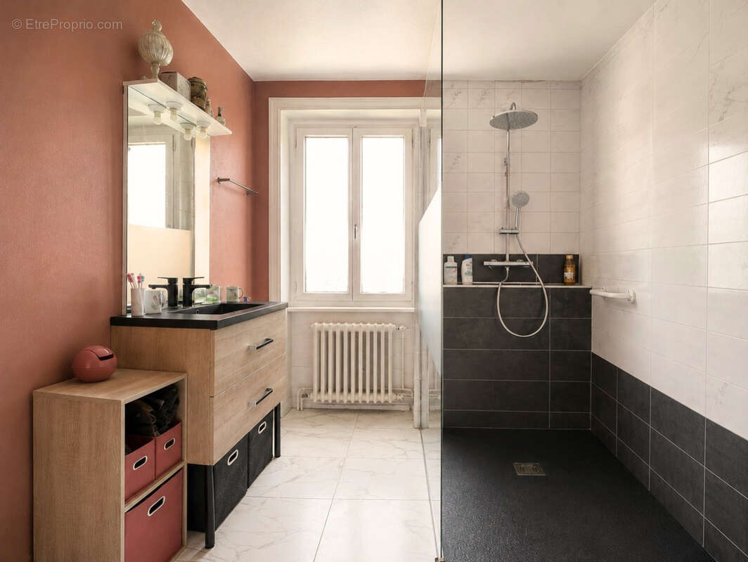 Maison en pierres 131m2 / 5 chambres + Véranda 30m2 + Annexes et forêt - photo 13