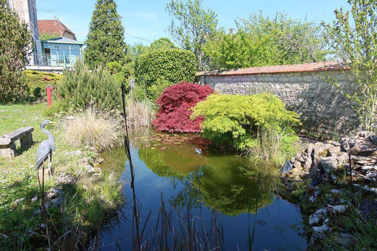 Maison à DANNEMARIE-SUR-CRETE