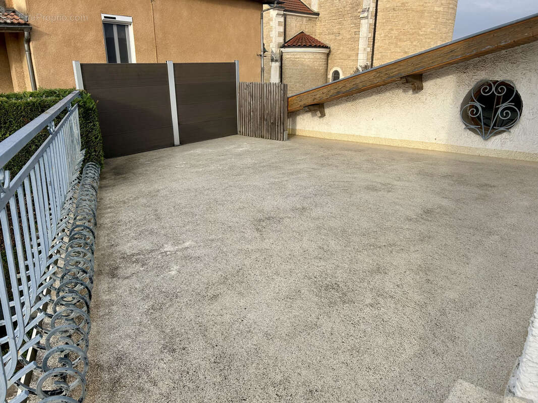 Maison à MIONS