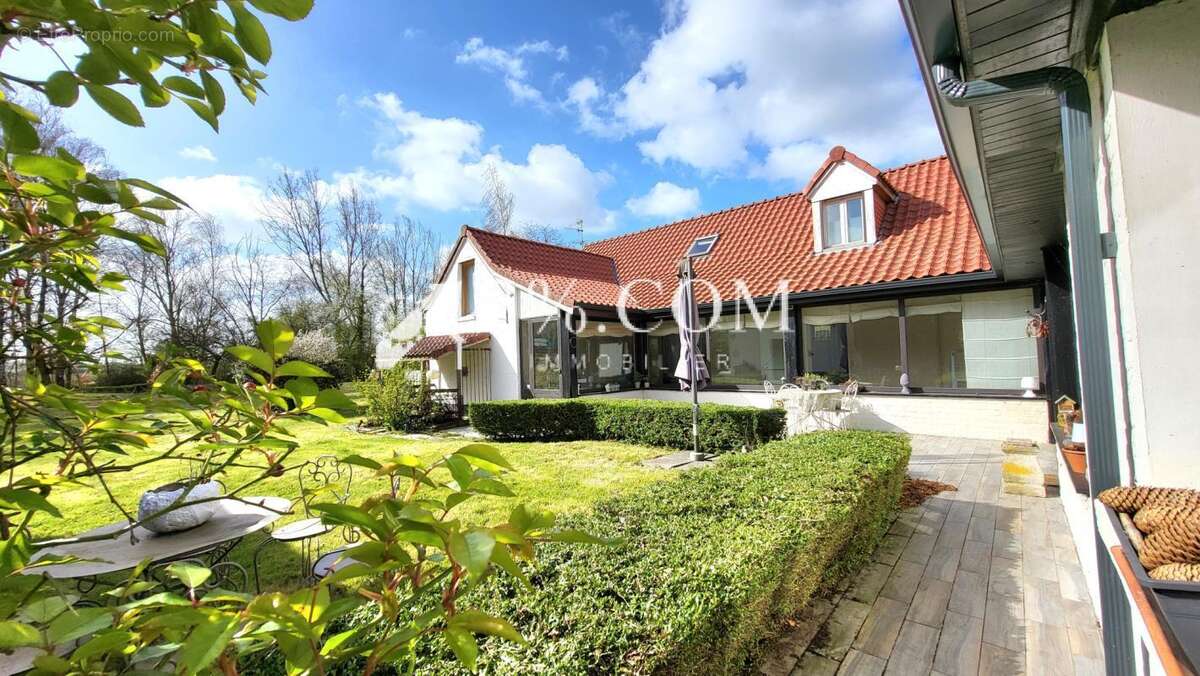 Maison à LESTREM