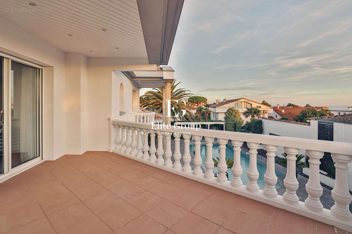 Maison à VAUX-SUR-MER