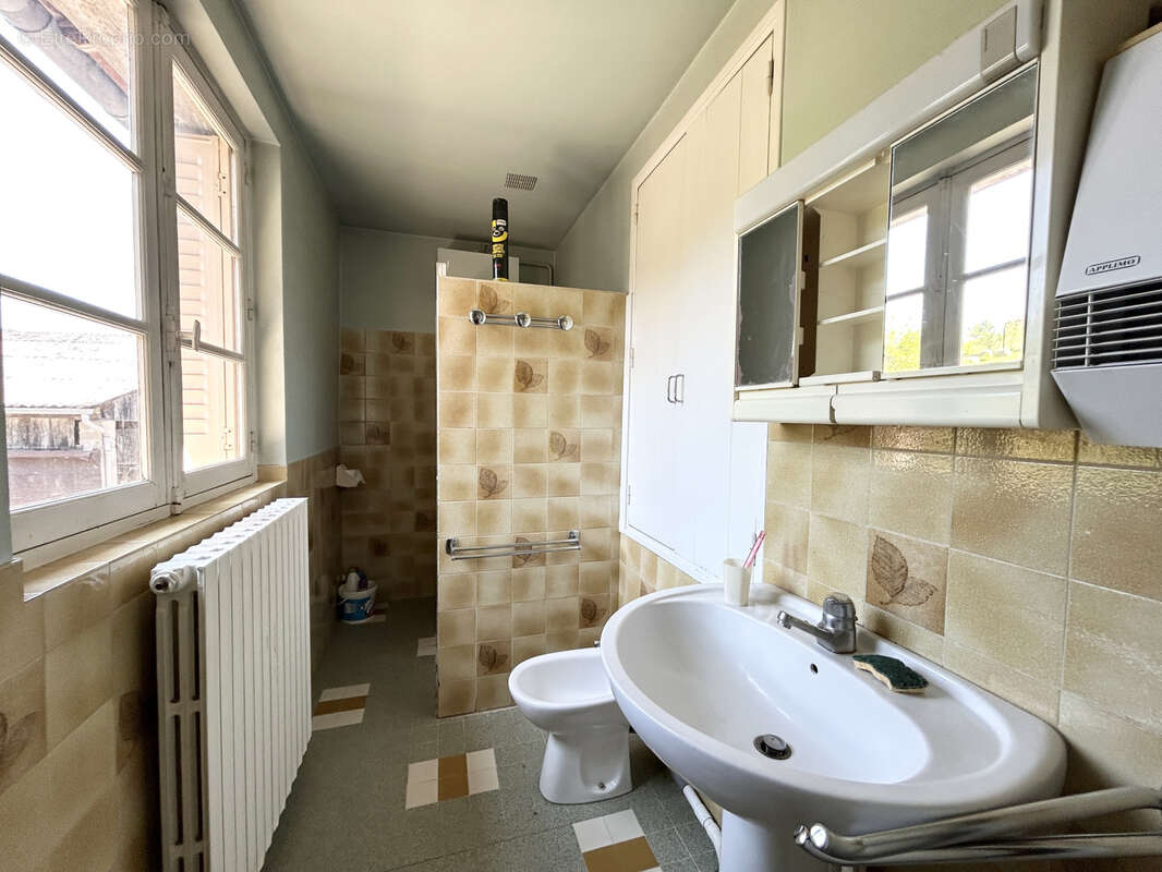 Maison à BRIGNAC-LA-PLAINE