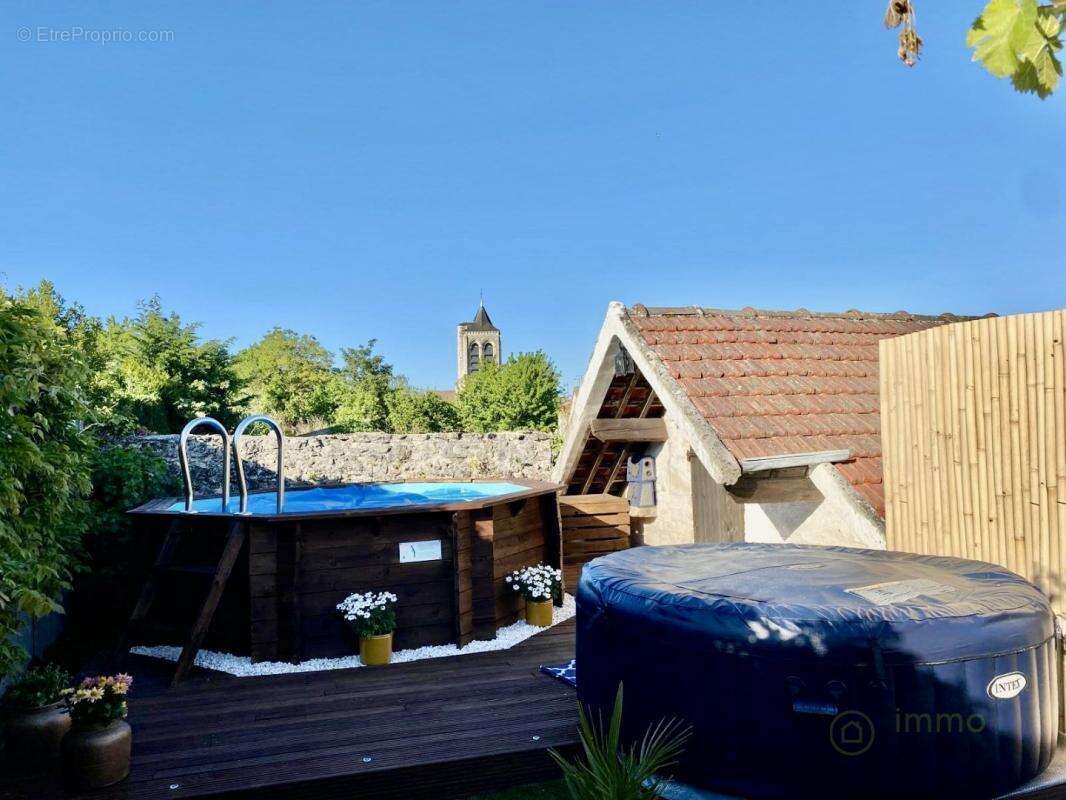 Maison à VILLENEUVE-SUR-VERBERIE