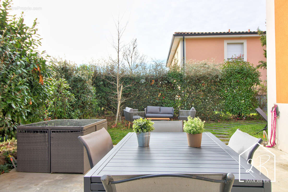 Maison à SEREZIN-DU-RHONE