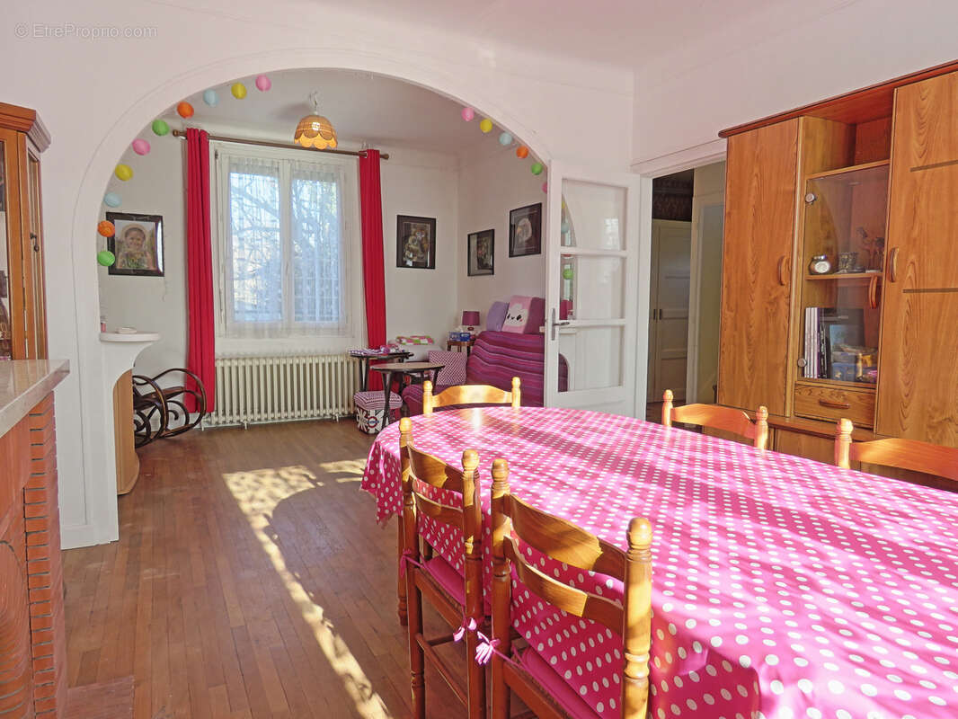 Maison à AMILLY