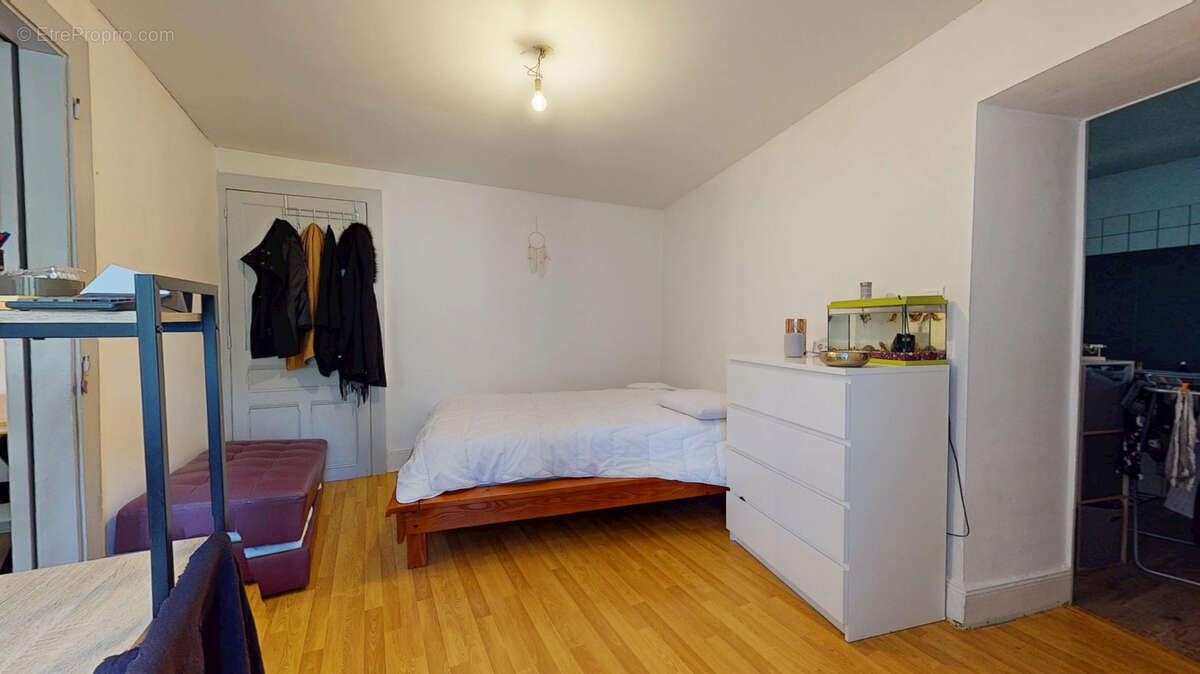 Appartement à HYEVRE-PAROISSE
