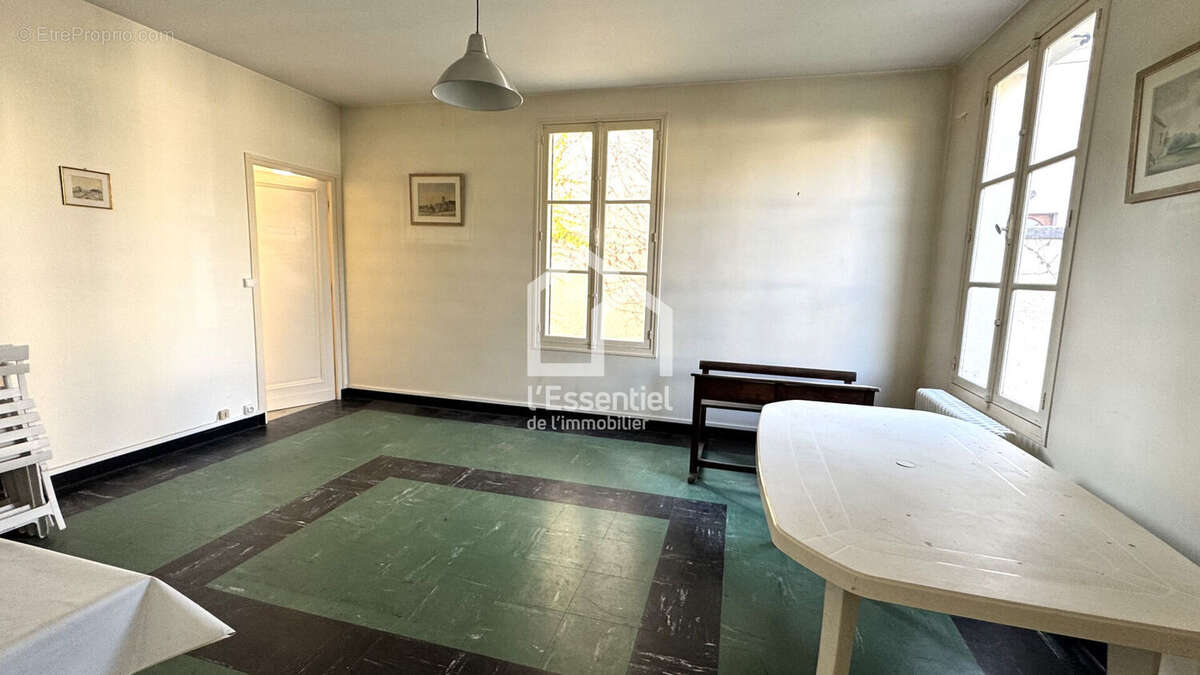 Maison à VERNEUIL-SUR-SEINE