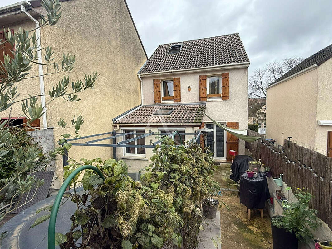 Maison à CREGY-LES-MEAUX