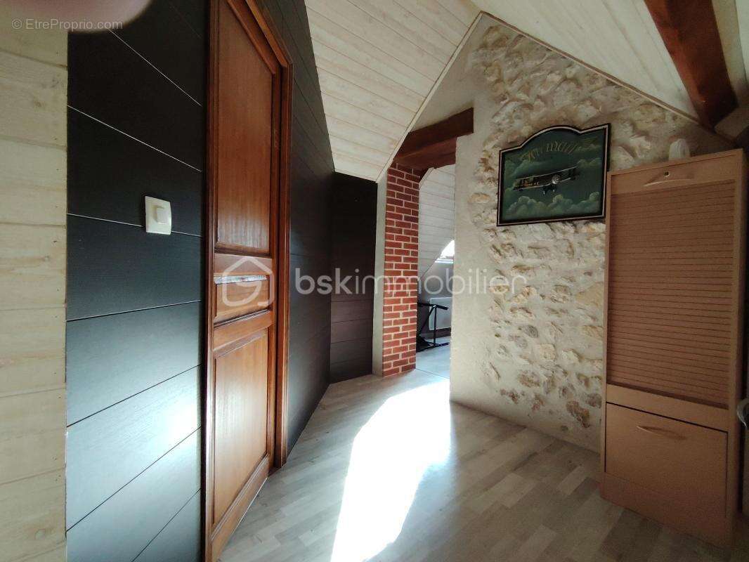Maison à CROTELLES