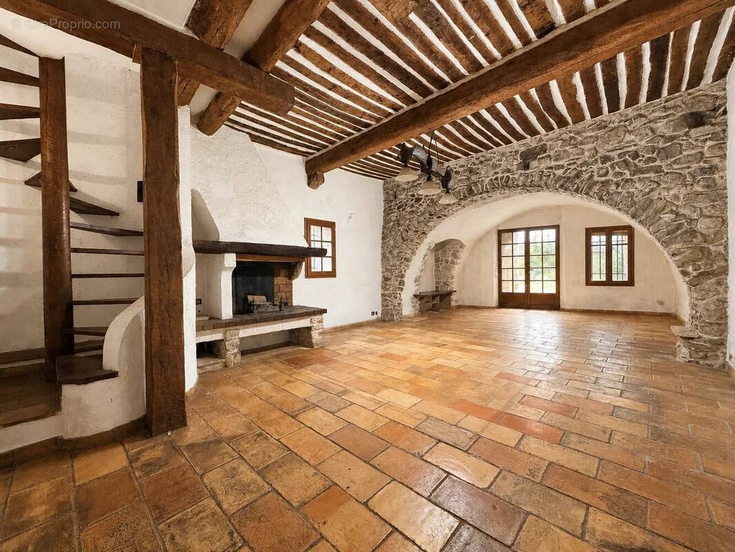 Maison à VALLAURIS