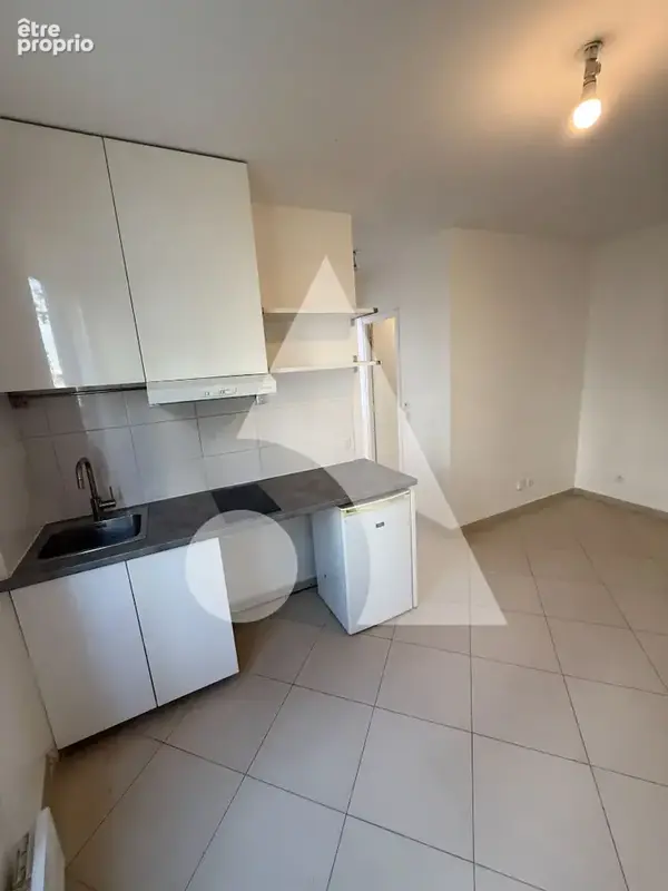 Studio rénové de 18,56 m² aux portes de Paris - photo 3
