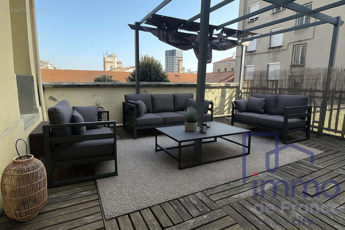 Appartement 49 m² à Saint-Etienne  - photo 2