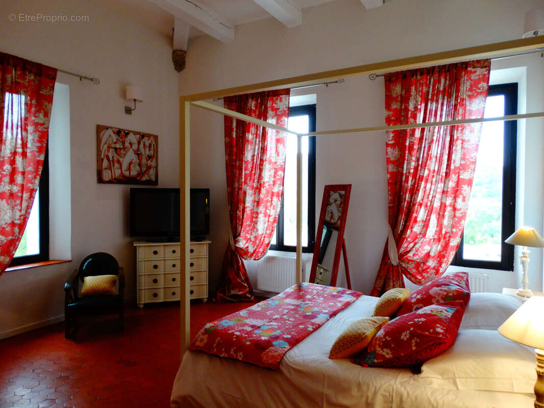 Maison à GREOUX-LES-BAINS