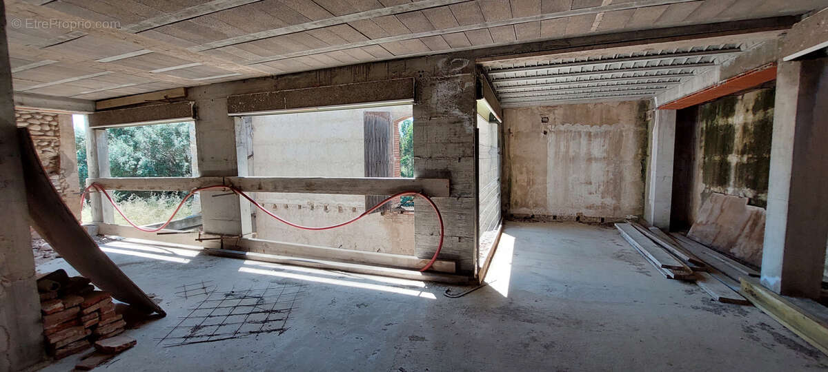 OPPORTUNITE RARE - Immeuble de plus de 1 000 m2 à rénover - photo 9