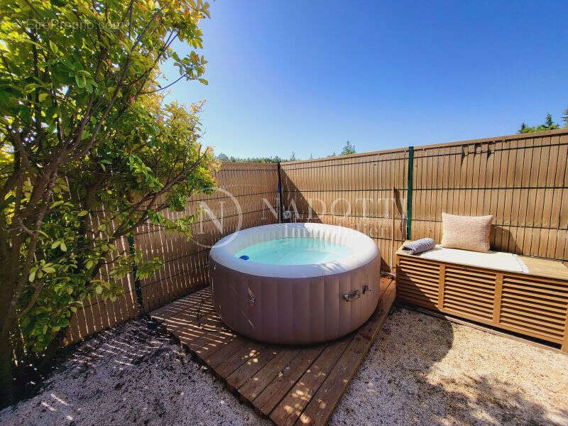 Maison à L&#039;ISLE-SUR-LA-SORGUE