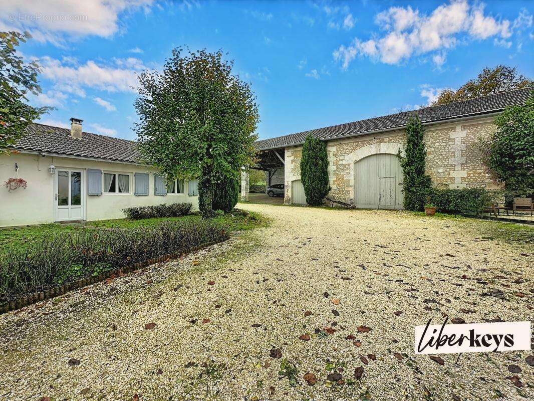 Maison à SAINT-PRIVAT-DES-PRES