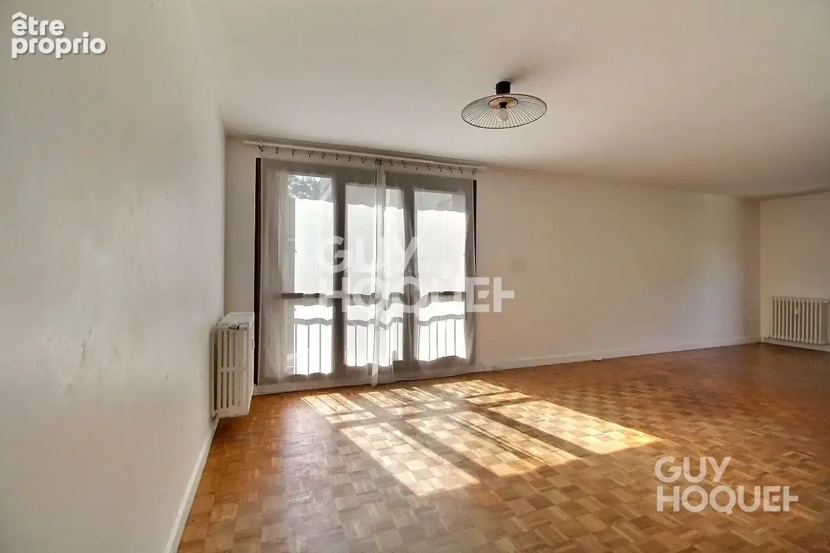 Chaville rive droite 4 pièces de 82 m² - photo 2