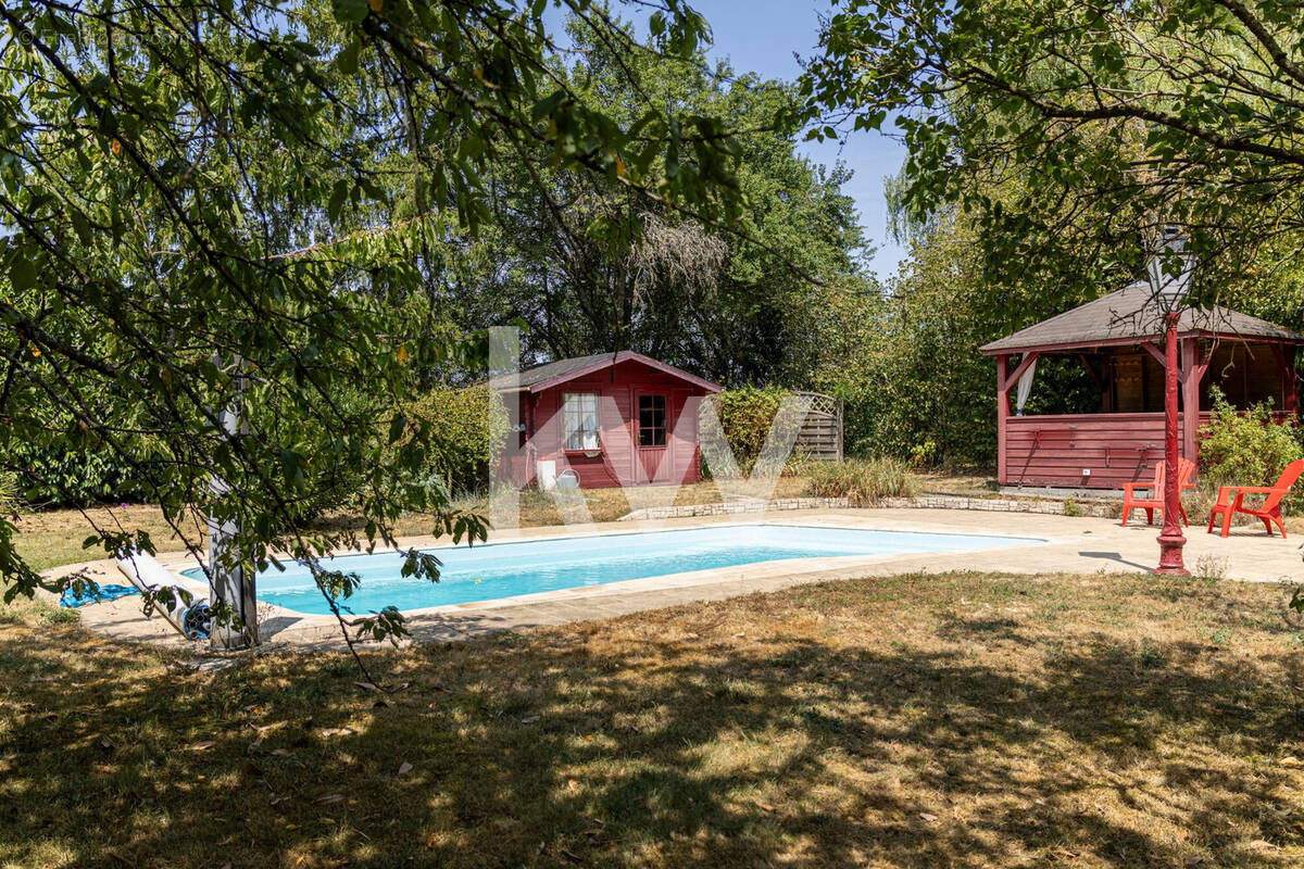 Maison 157 m² à Trainou  - photo 1