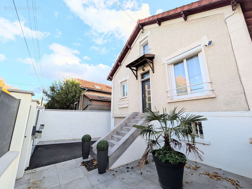 Maison à VILLEMOMBLE