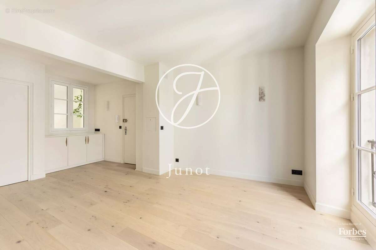 Appartement à PARIS-4E