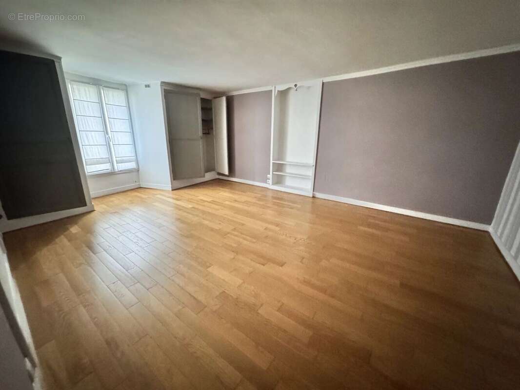 Maison à MONDONVILLE-SAINT-JEAN