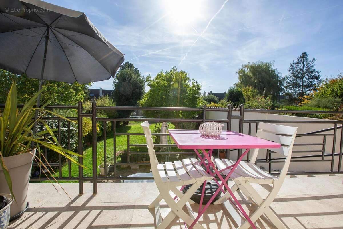 Photo 4 - Maison à LE MESNIL-SAINT-DENIS