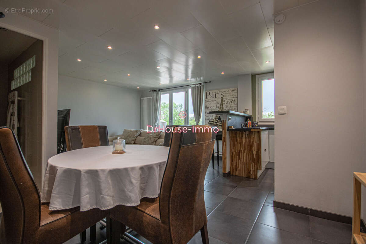 Appartement à IVRY-LA-BATAILLE