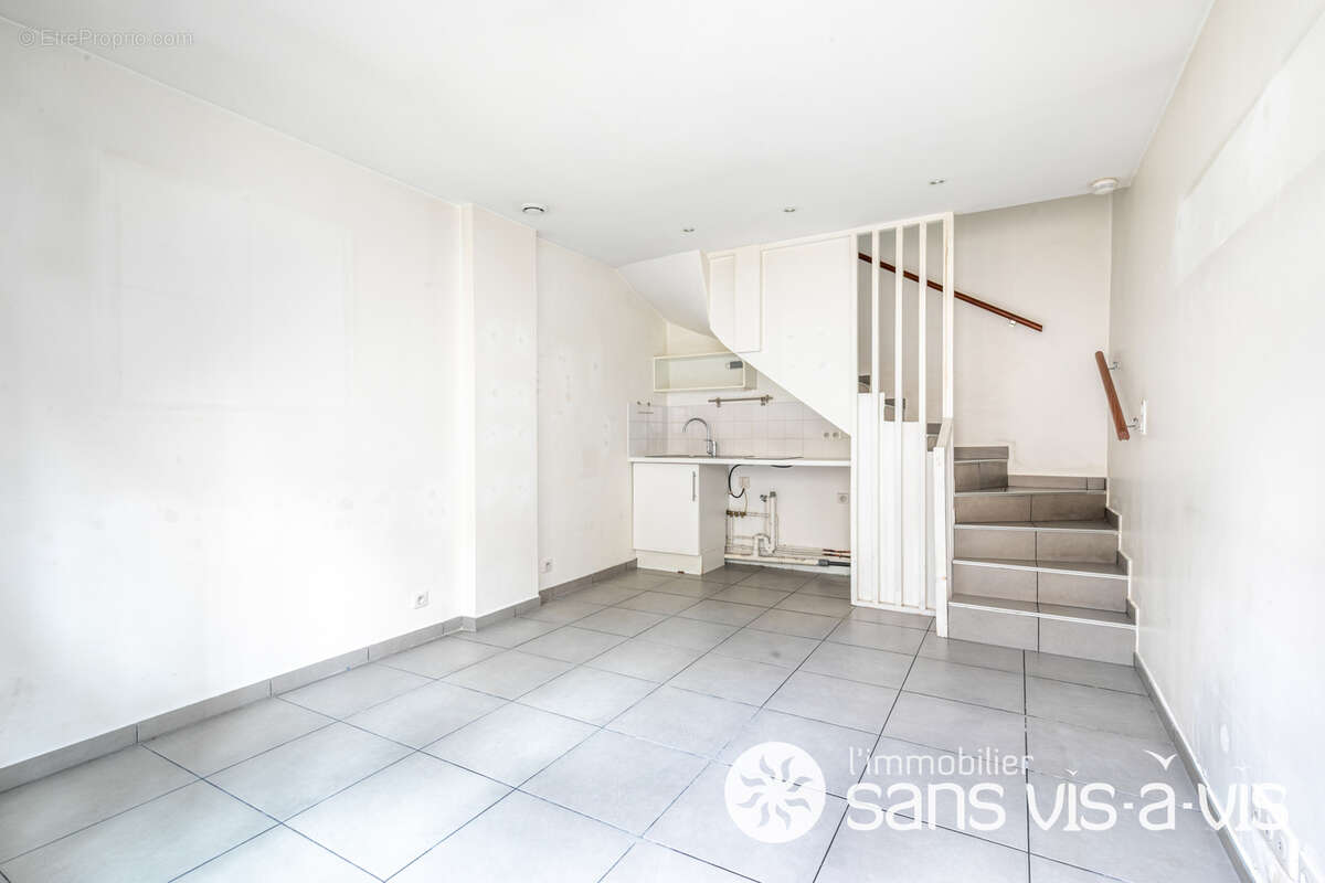 Appartement à COURBEVOIE