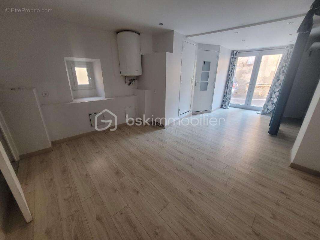 Maison avec terrasse et balcon au cœur de Marguerittes - Calme et confort à votre portée ! - photo 6