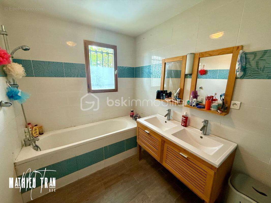 Chaleureuse maison à vendre dans un cadre enchanteur - photo 7