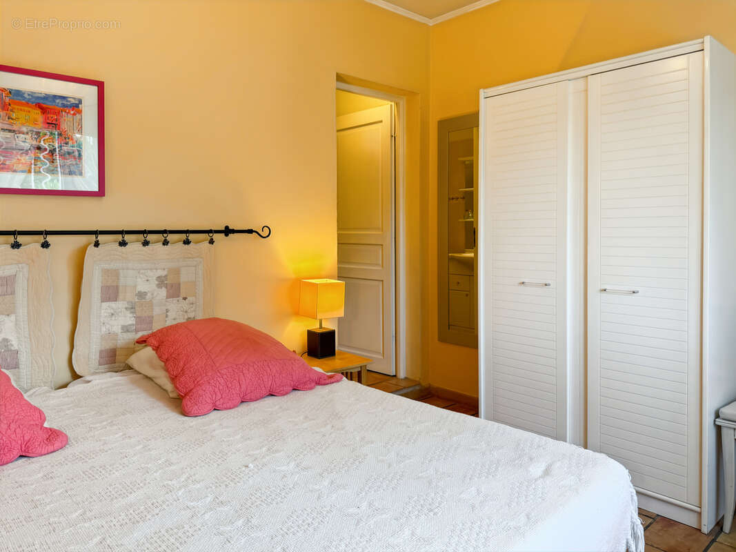 Maison à VILLENEUVE-DE-BERG