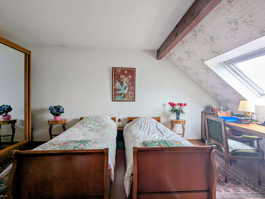 Appartement à BEAUCHAMP