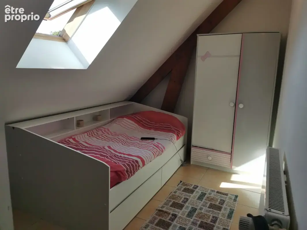 Maison de 2007 avec quatre chambres et un bureau - photo 13